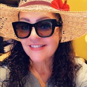 Meet your Posher, Frances